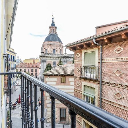 Apartamento Cava Baja Alquiler Temporal Madrid Buitenkant foto